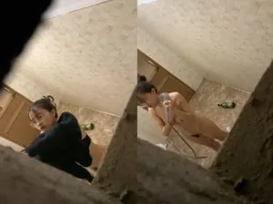 Quay lén eny vú ngon tắm, khe lỗ lồn chảy nước ròng ròng