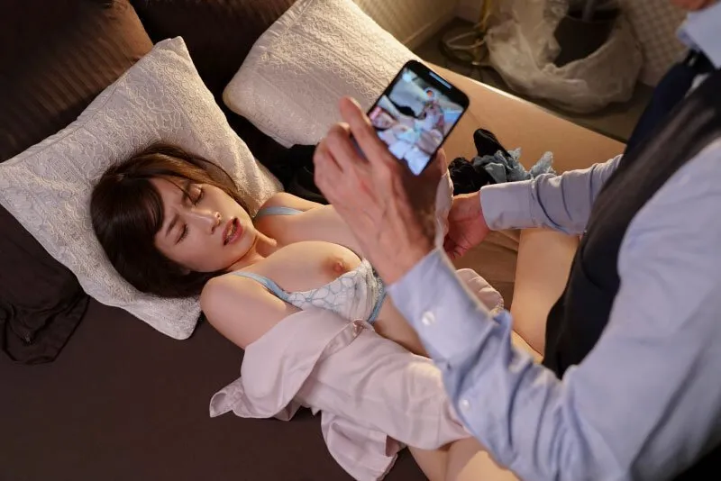 Quản lý chuốc thuốc em thư ký bắt địt cả đêm khi đi làm ăn xa