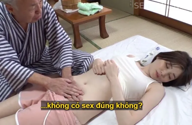 Vợ của con trai bị đau nhức nhờ bố gã chồng có nghề mát-xa đấm bóp và cái kết